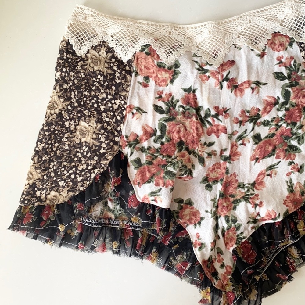 ❤️… Free People Boho Crochet Shorts